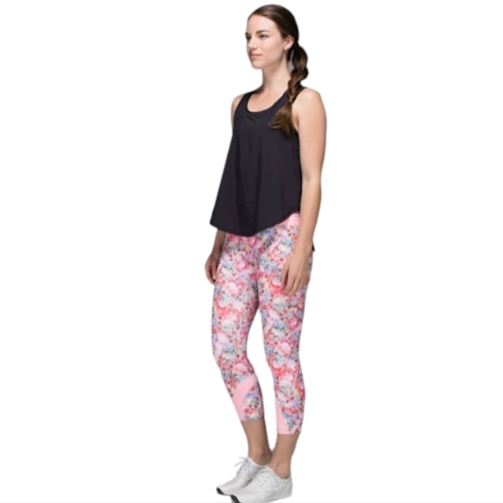 Lululemon Inspire Crop II All Luxtreme Flowabunga Bleached Coral Floral Size 4